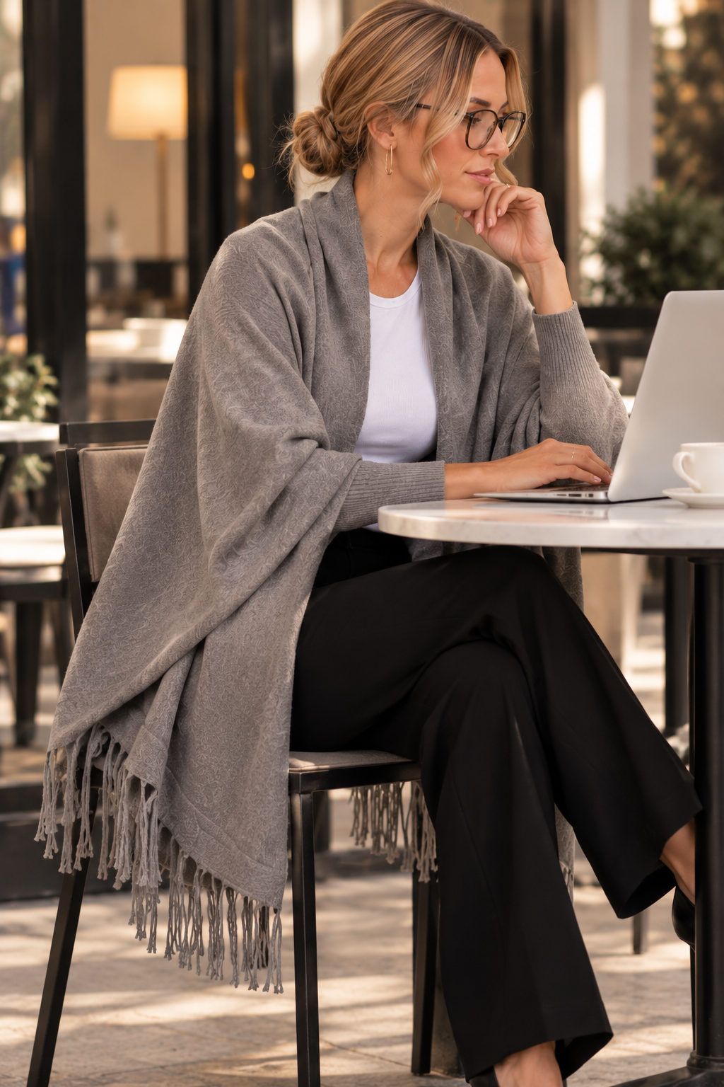 Sienna™ – Chal Elegante con Mangas